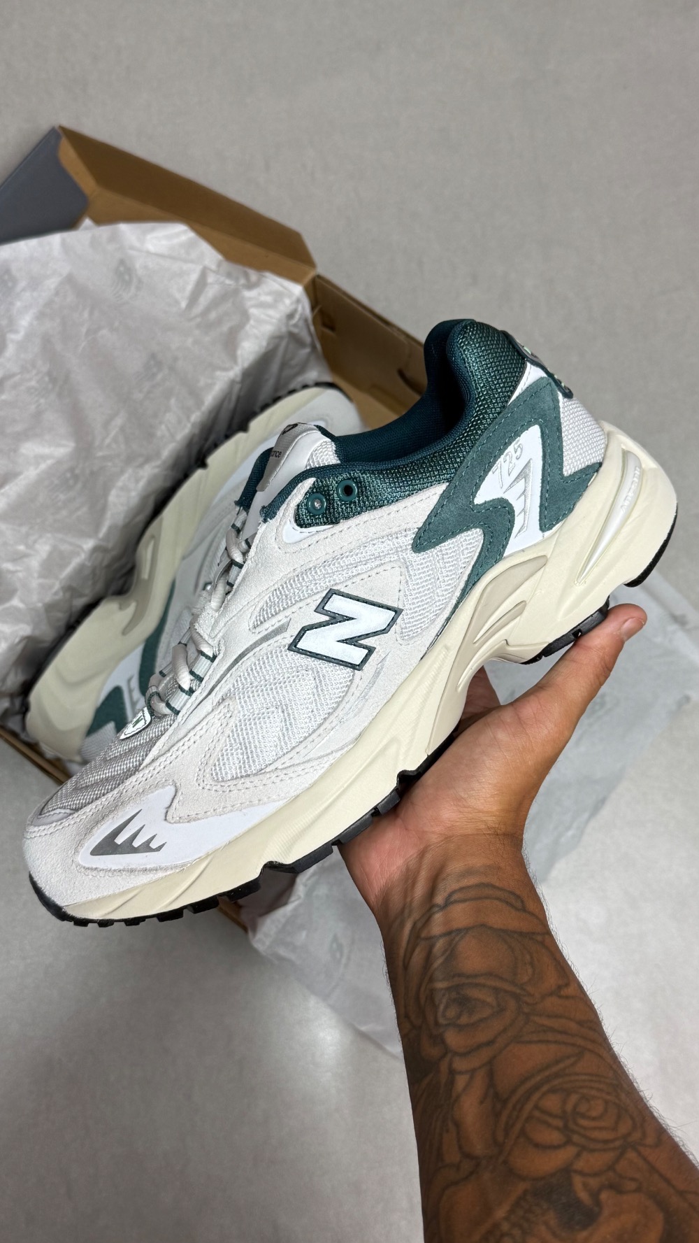 New Balance 725 Reflection White Green Grey