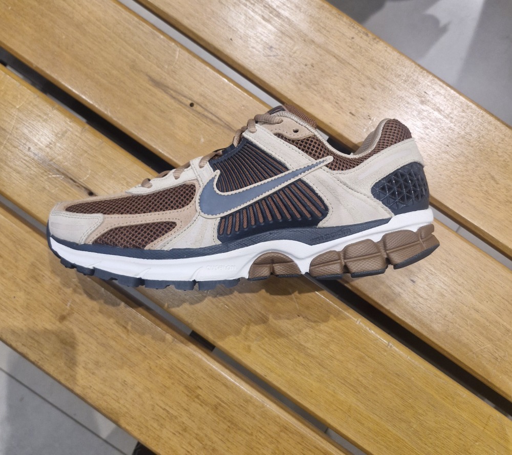 Nike Zoom Vomero 5 Brown Khaki