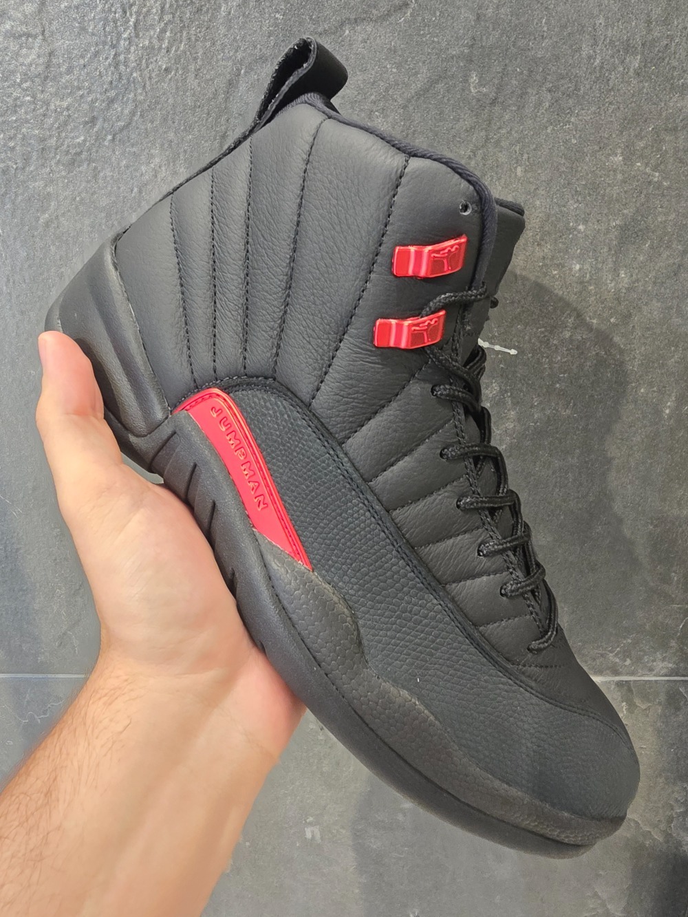 Air Jordan 12 Retro Bloodline Black