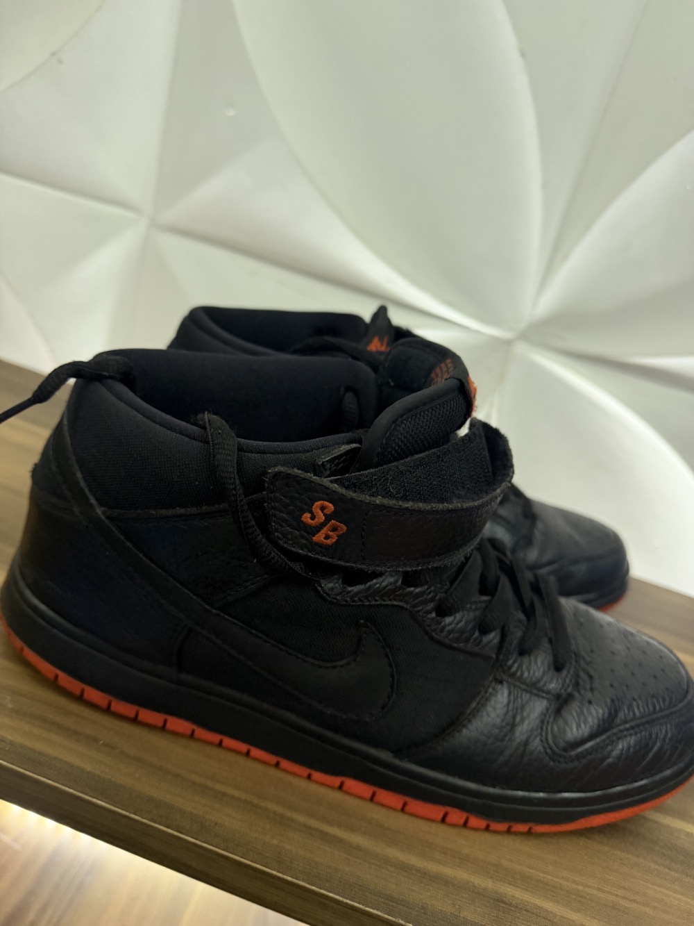 Nike SB Dunk Mid Halloween
