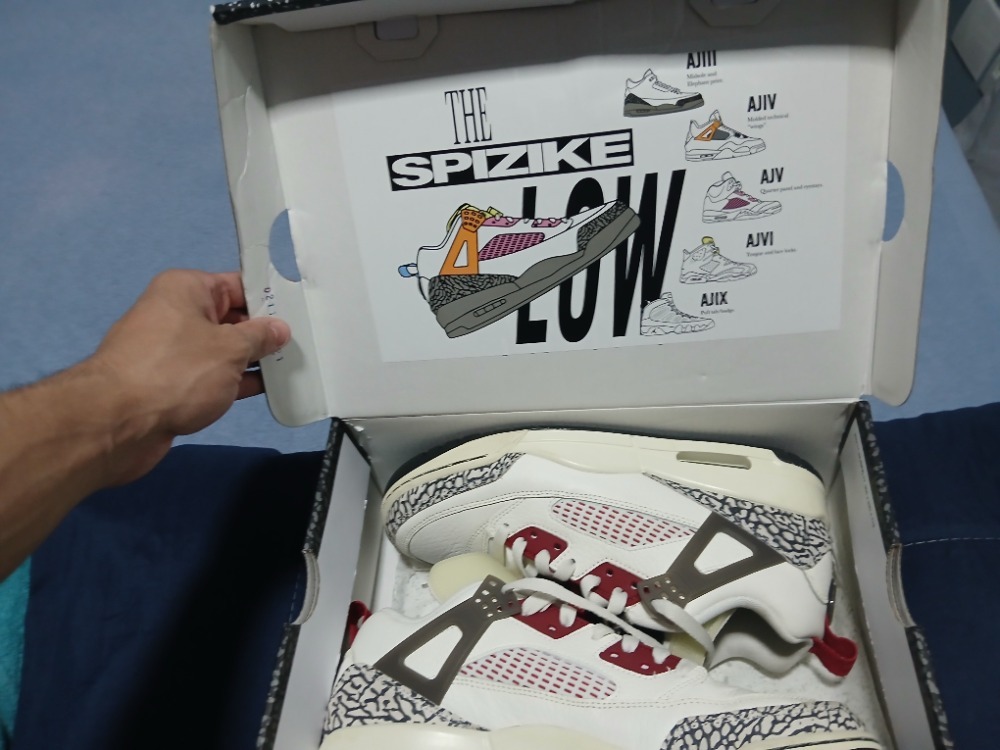 Air Jordan Spizike Low Sail Anthracite Coconut Milk Varsity Red