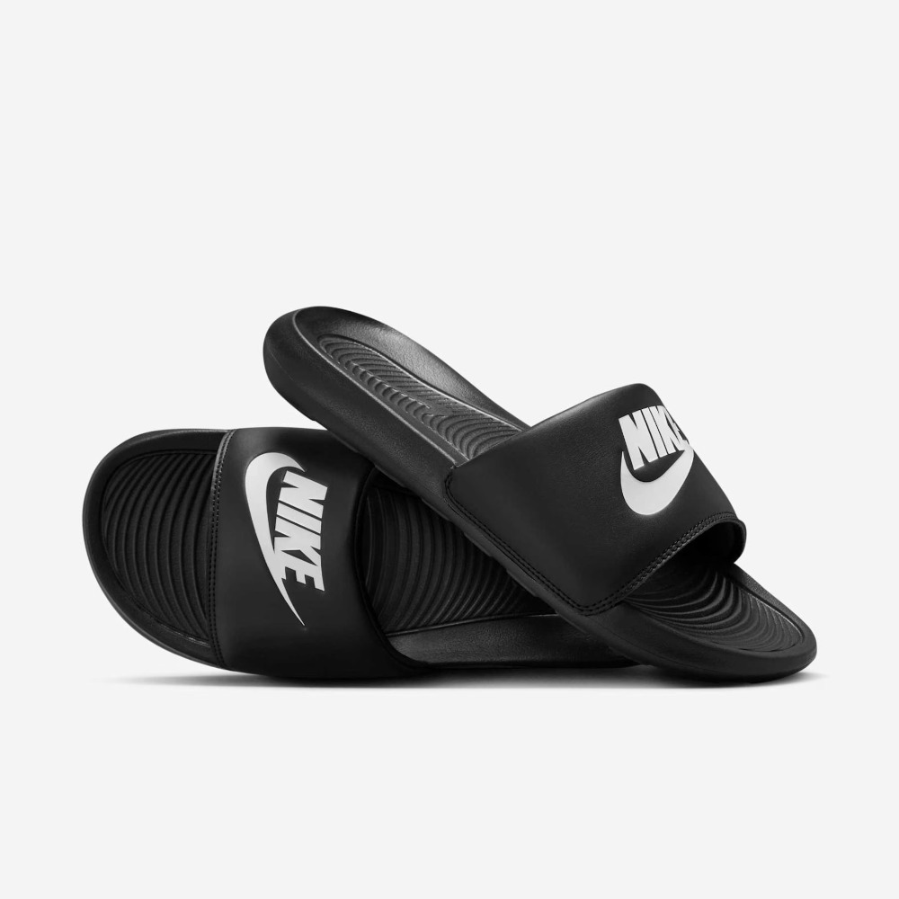 Nike Victori One Black White