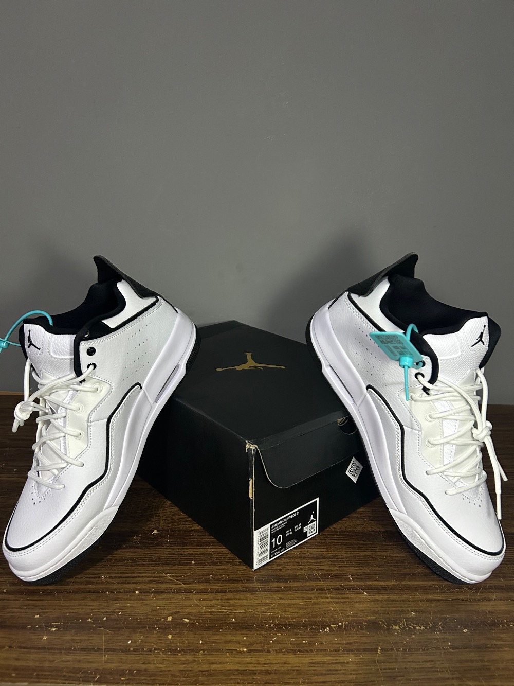 Air Jordan Courtside 23 White Black