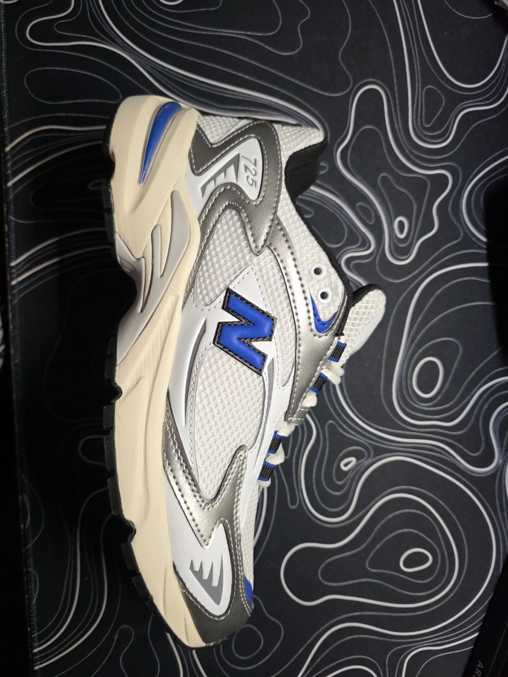 New Balance 725 White Team Royal