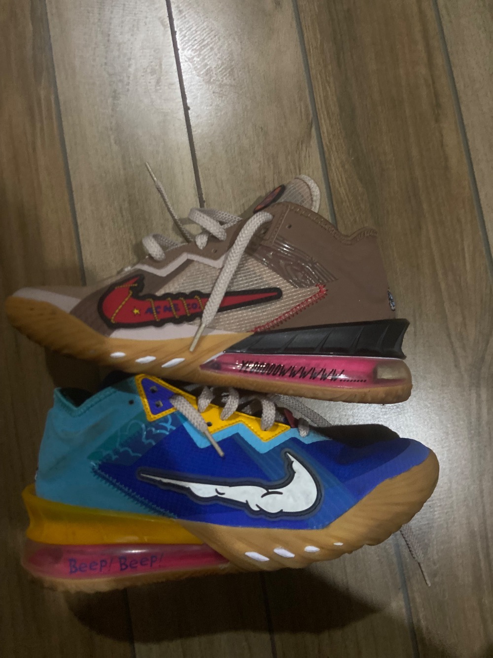 Nike Lebron 18 Low Wile E Vs Roadrunner — 40, Usado
