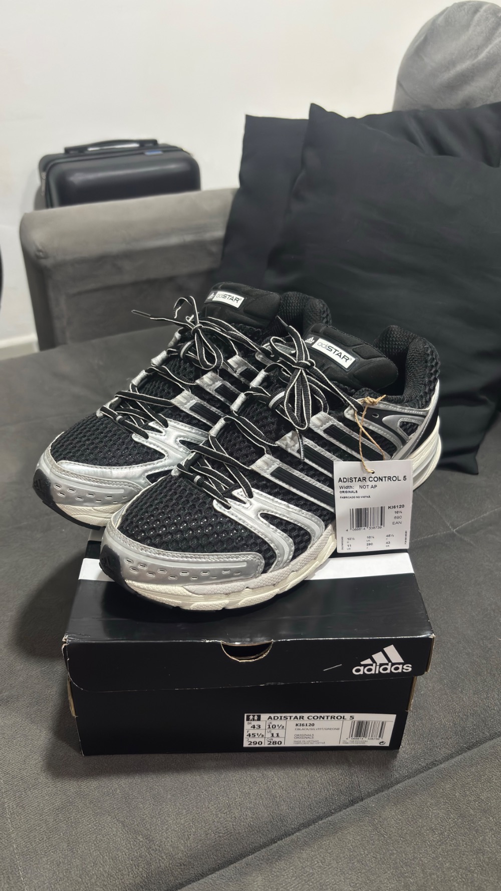 adidas Adistar Control 5 Black Silver Grey One — 43, Usado