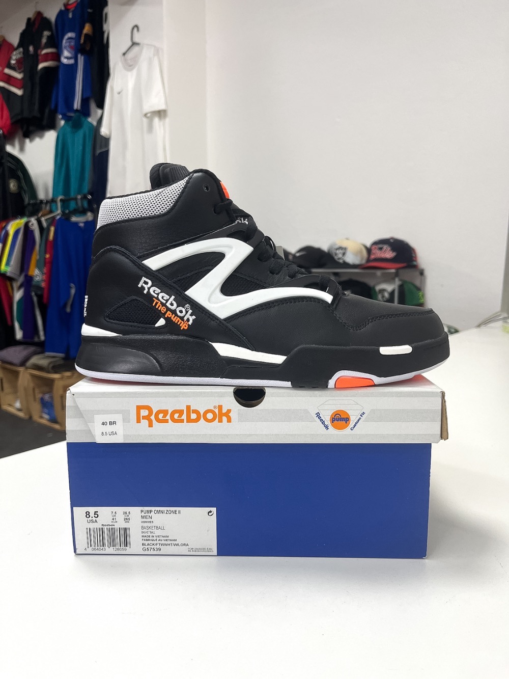 Reebok Pump Omni Zone II - Black / Footwear White / Wild Orange
