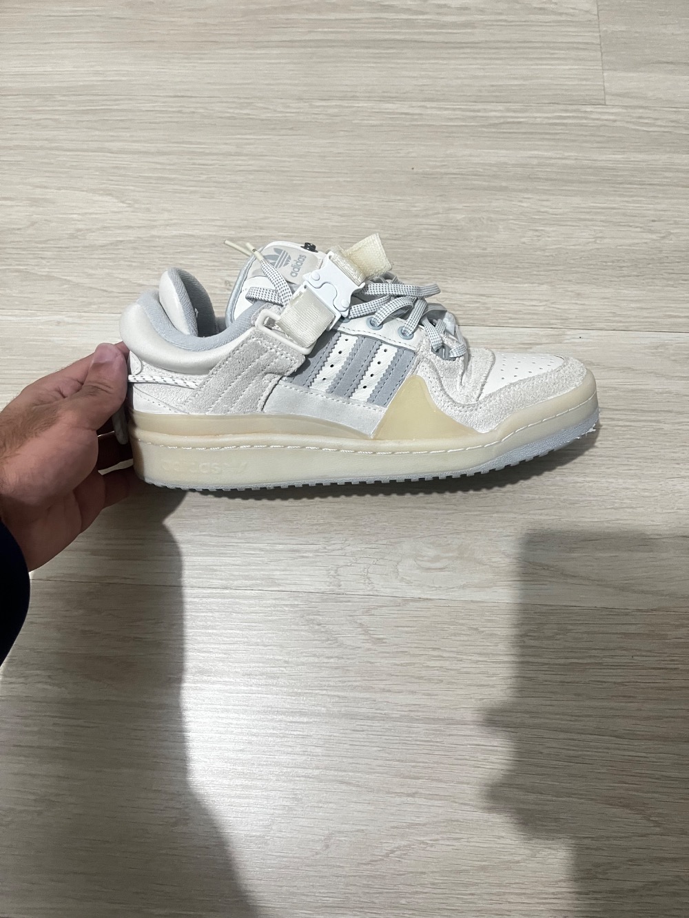 Bad Bunny x adidas Forum Buckle Low White — 37, Usado