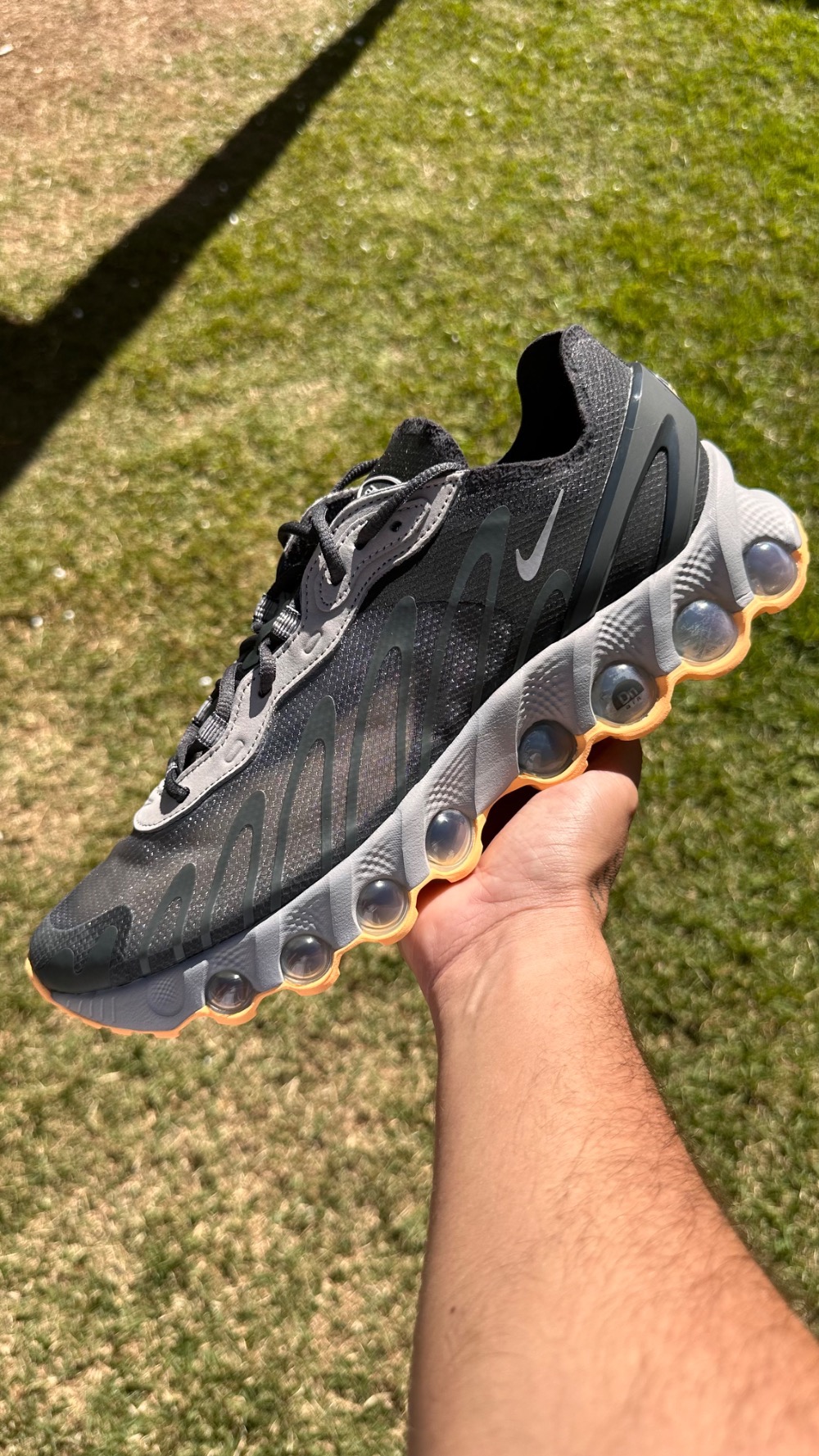 Nike Air Max DN8 Wolf Grey and Anthracite — 39 / 40 / 43, Novo