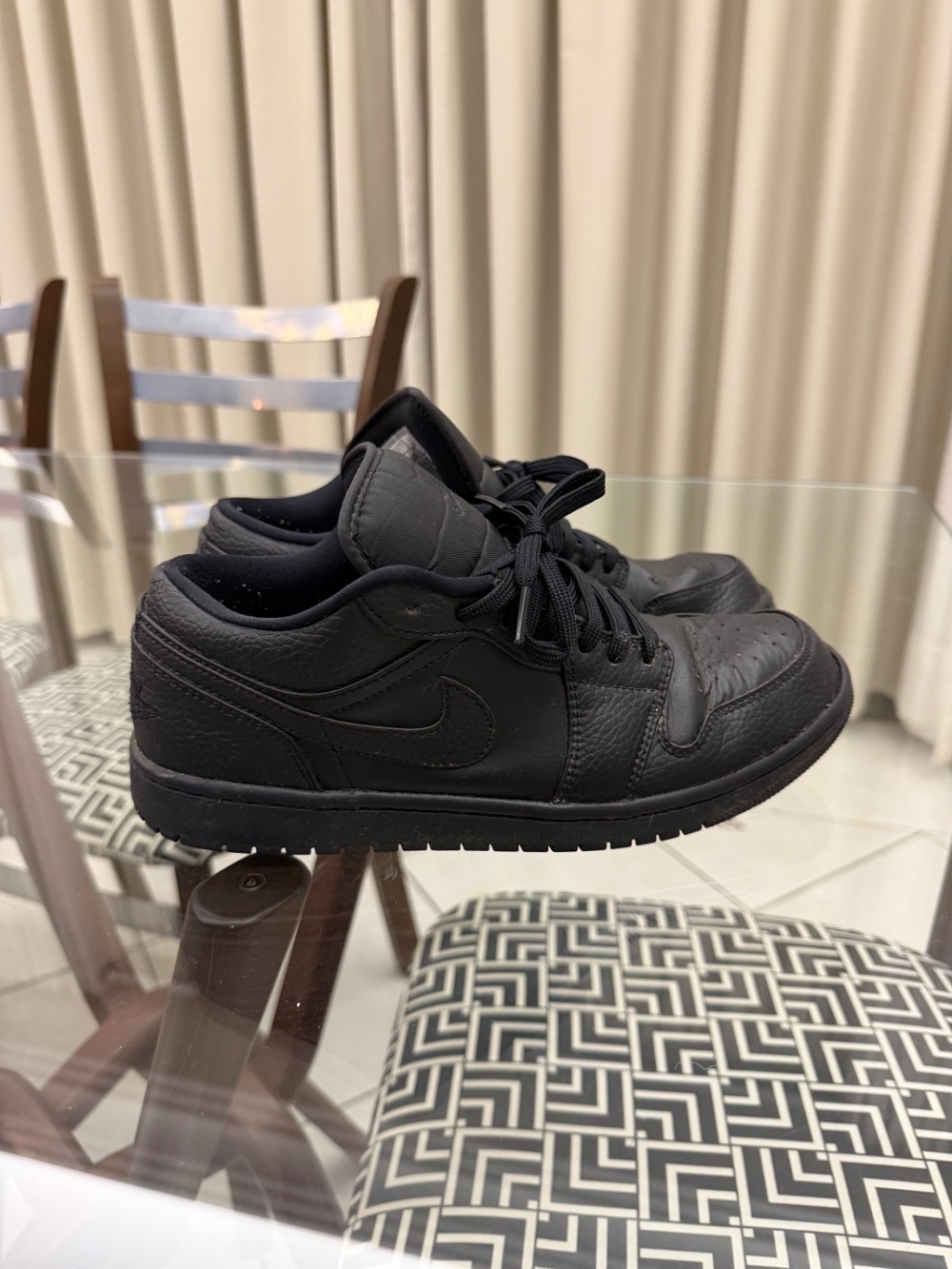 Air Jordan 1 Low Triple Black — 40, Usado