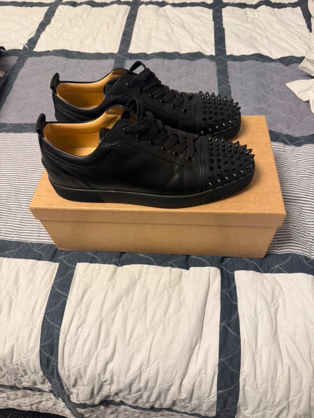 Christian Louboutin - Droper