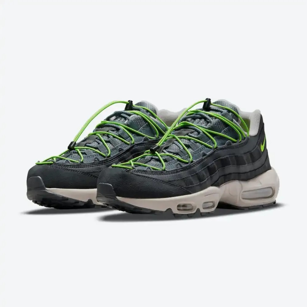 Nike Air Max 95 Off-Noir and Volt — 40 / 40.5 / 42.5 / 43.5 / 44, Novo