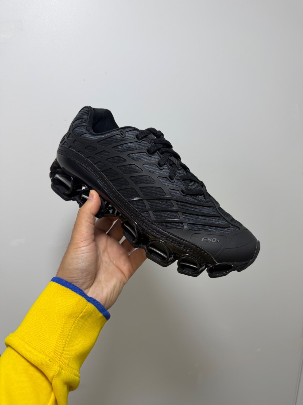 adidas Megaride F50 Core Black Iron Metallic — 41, Novo
