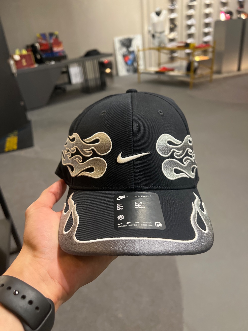 Boné Nike Club Structured OG Flame Black Silver — Único, Novo