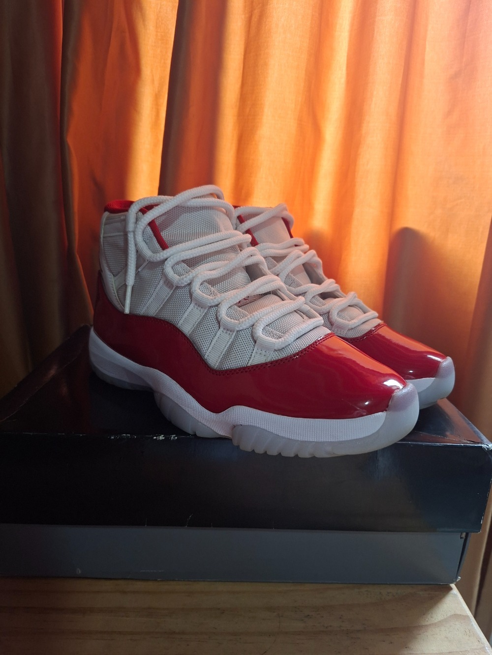 Air Jordan 11 Varsity Red