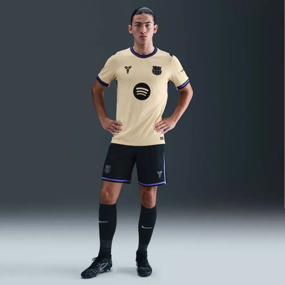 Barcelona F.C x Kobe x Nike Camiseta Jogador 2025/26 Beige — XG, Novo