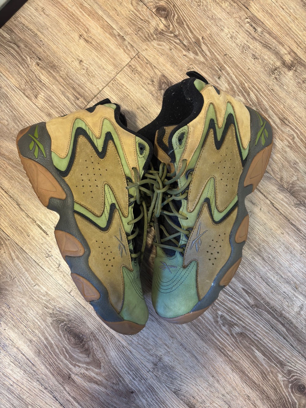 Tenis Reebok Atmos x Fly Mobius