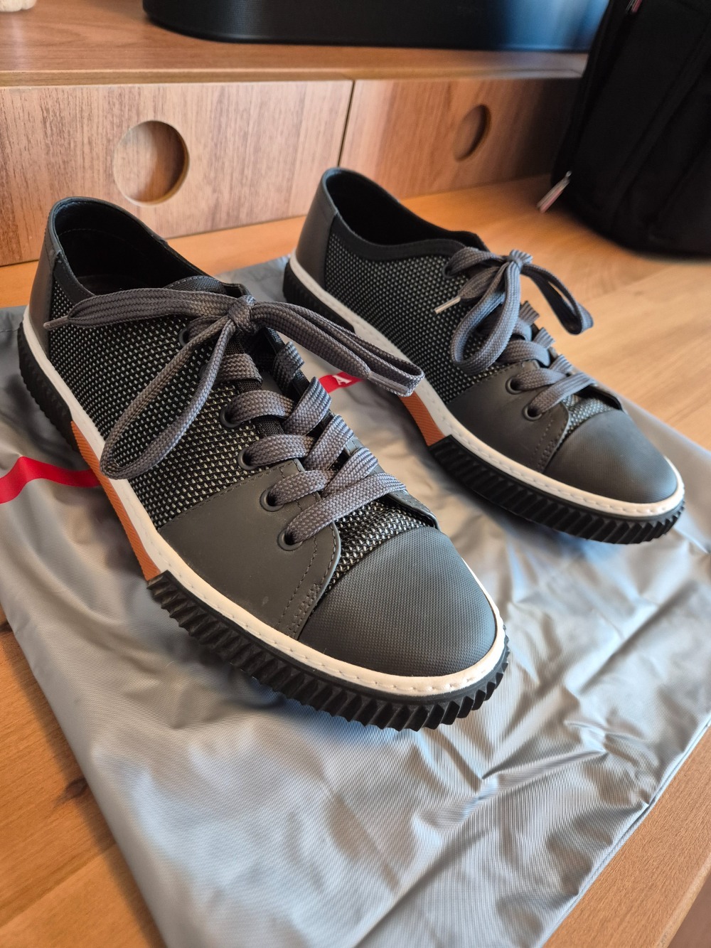 Prada Stratus