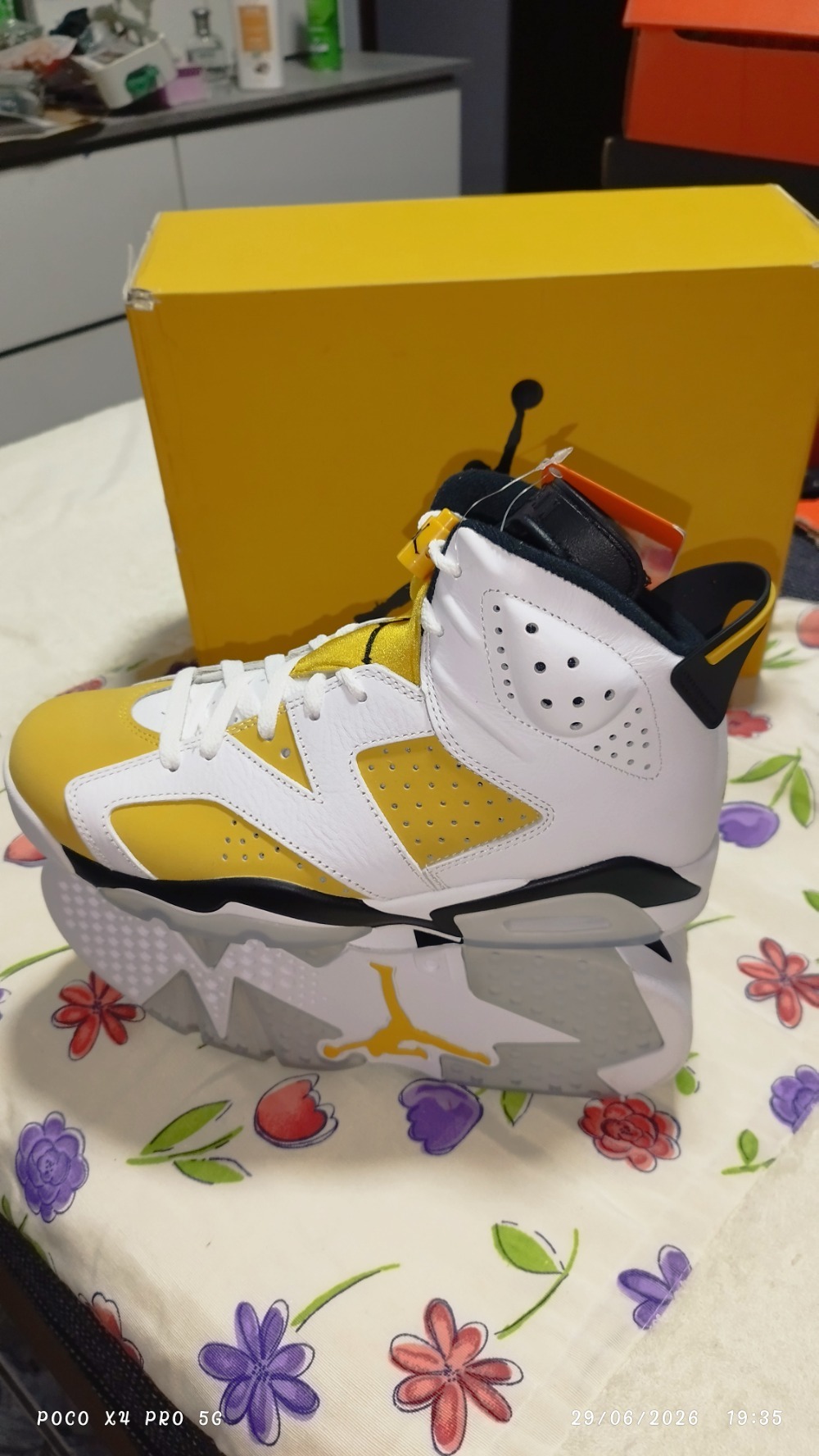 Air Jordan 6 Yellow Ochre