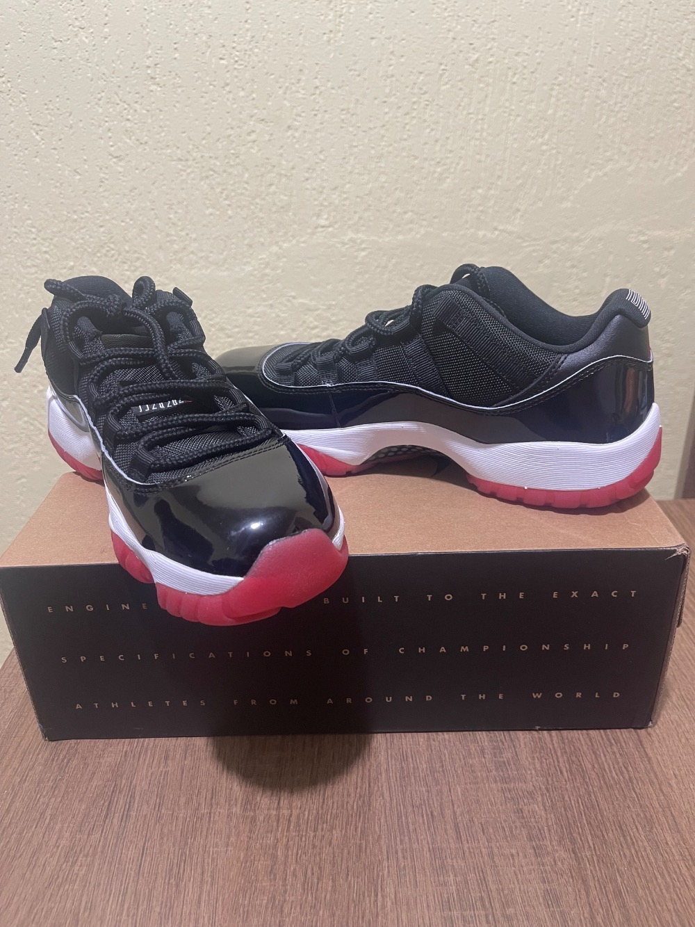 Air Jordan 11 Low Bred (2025)