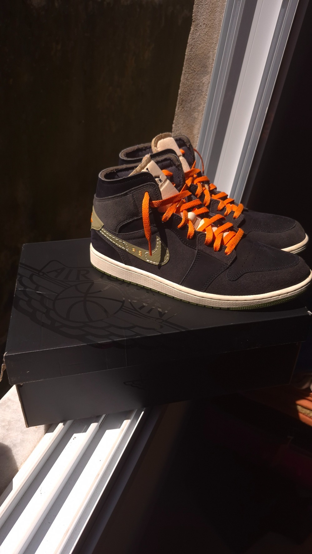 Air Jordan 1 Mid SE Craft Anthracite Light Olive — 43, Usado