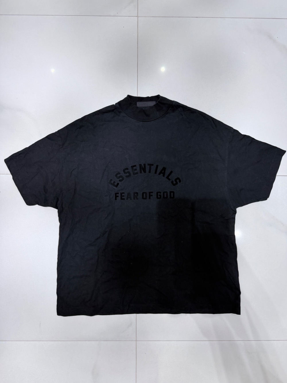 Camiseta Fear of God Essentials Heavy Jersey Crewneck Jet Black — P, Novo