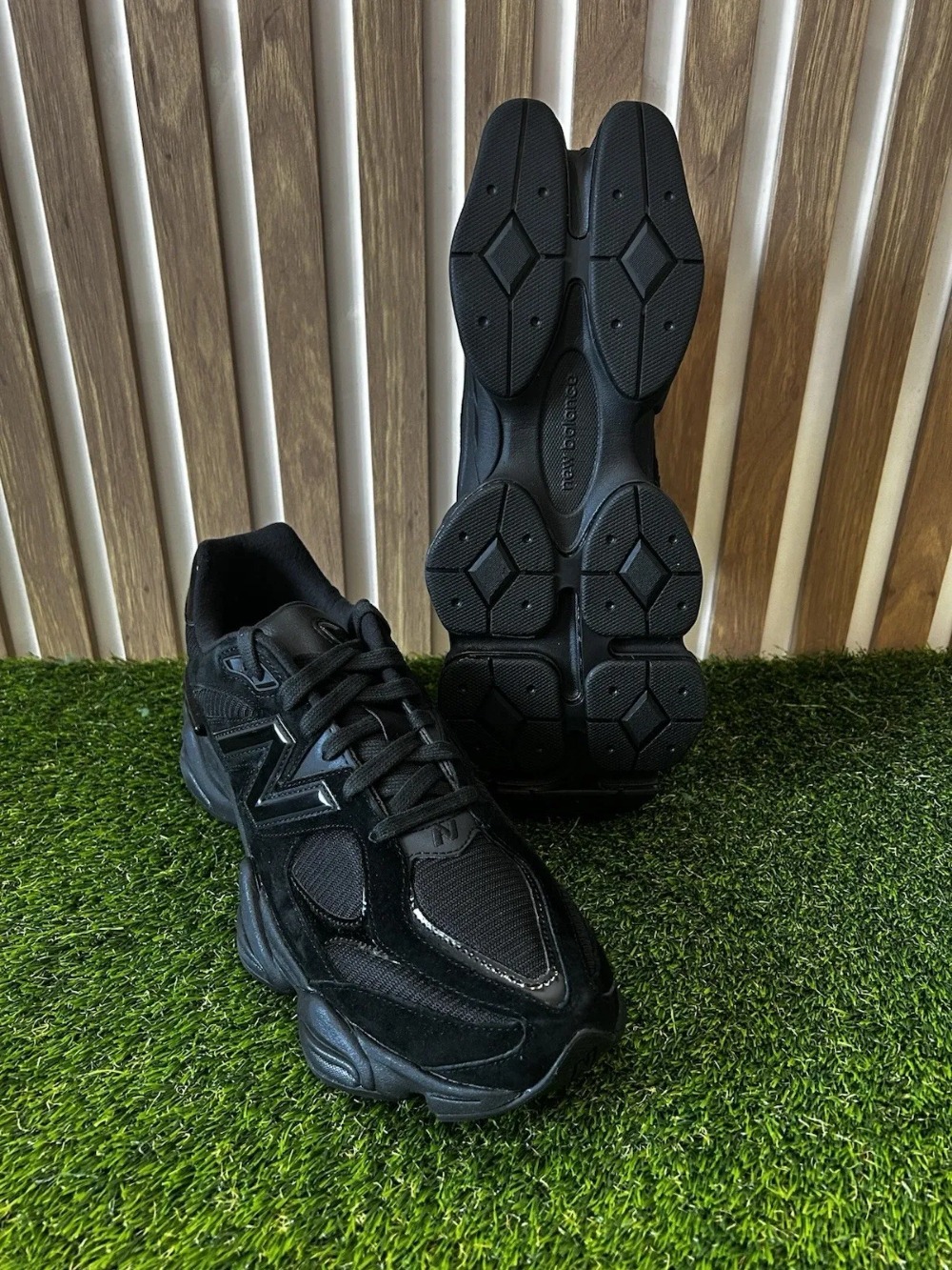 New Balance 9060 Triple Black Suede Patent — 38 / 39 / 39.5 / 40.5 / 41 / 42 / 42.5 / 43 / 43.5 / 44, Novo