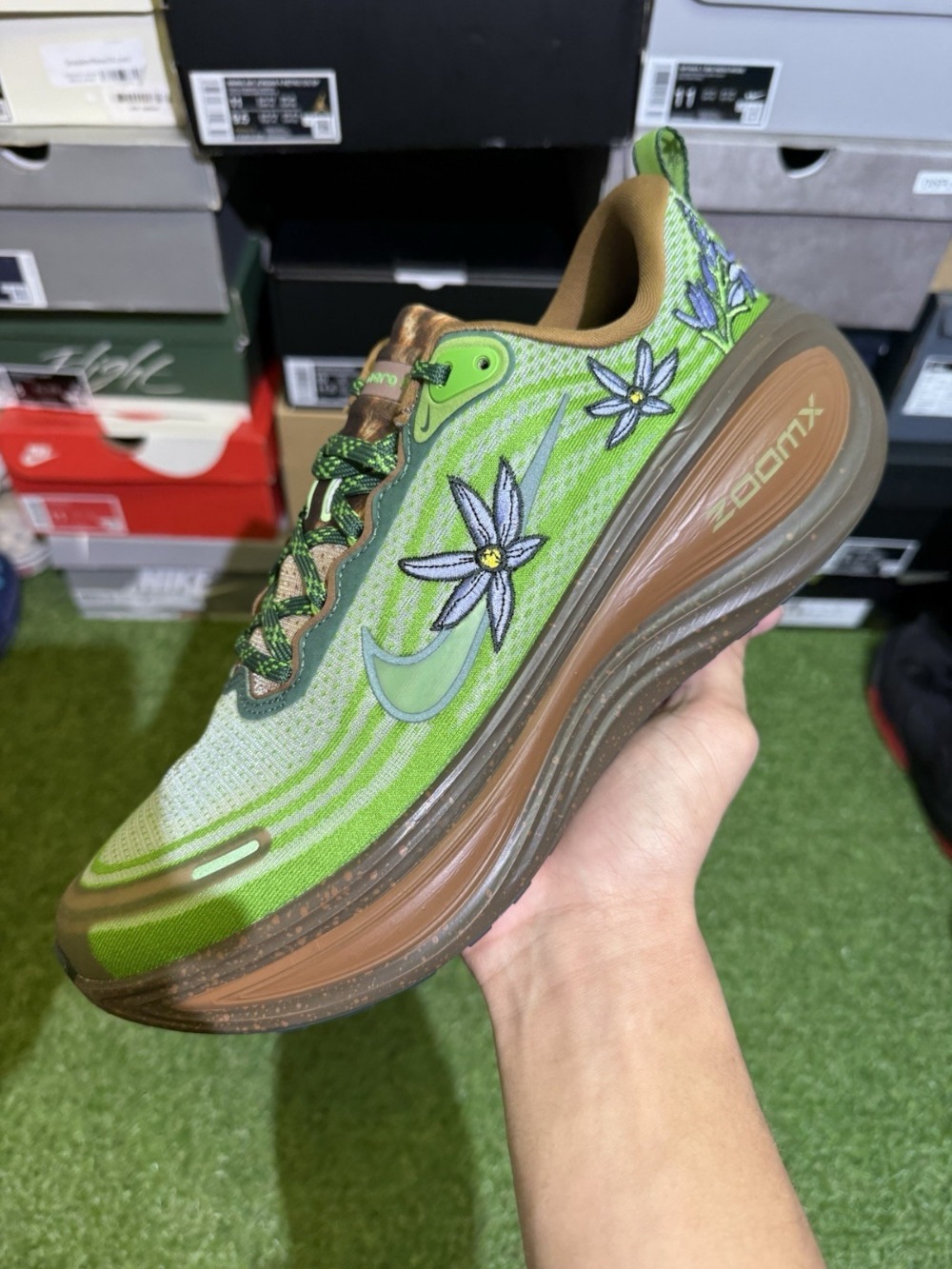 Nike Vomero Plus Low Doernbecher Green — 34 / 35 / 35.5 / 36 / 41 / 42 / 42.5 / 43, Novo