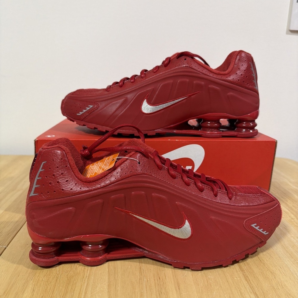 Nike Shox R4 Gym Red Metallic Silver — 40.5 / 41 / 42 / 42.5 / 43 / 44, Novo