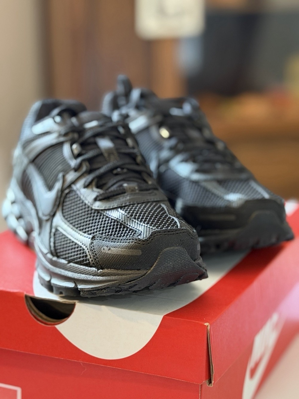 Nike Zoom Vomero 5 Black — 38 / 39 / 39.5 / 40 / 40.5 / 41 / 42 / 42.5 / 43 / 43.5 / 44, Novo