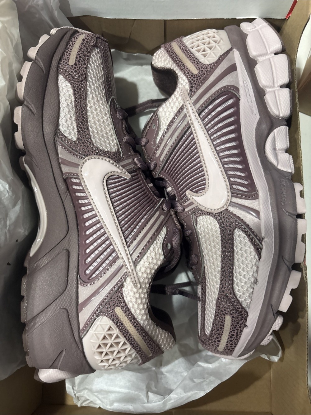 Nike Zoom Vomero 5 Tattoo Particle Rose Light Violet Ore — 34 / 35 / 35.5 / 36 / 37 / 38 / 39 / 39.5 / 40 / 40.5 / 41 / 42 / 42.5, Novo