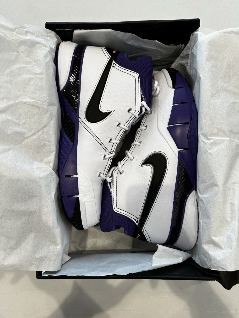 Nike Kobe 1 Protro 81 Points — 38 / 39 / 39.5 / 40 / 40.5 / 41 / 42 / 42.5 / 43 / 43.5 / 44, Novo