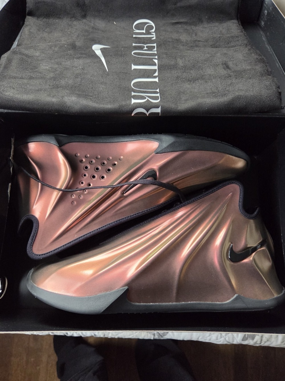 Nike GT Future Metallic Red Bronze — 38 / 39 / 39.5 / 40 / 40.5 / 41 / 42 / 42.5 / 43 / 43.5 / 44, Novo