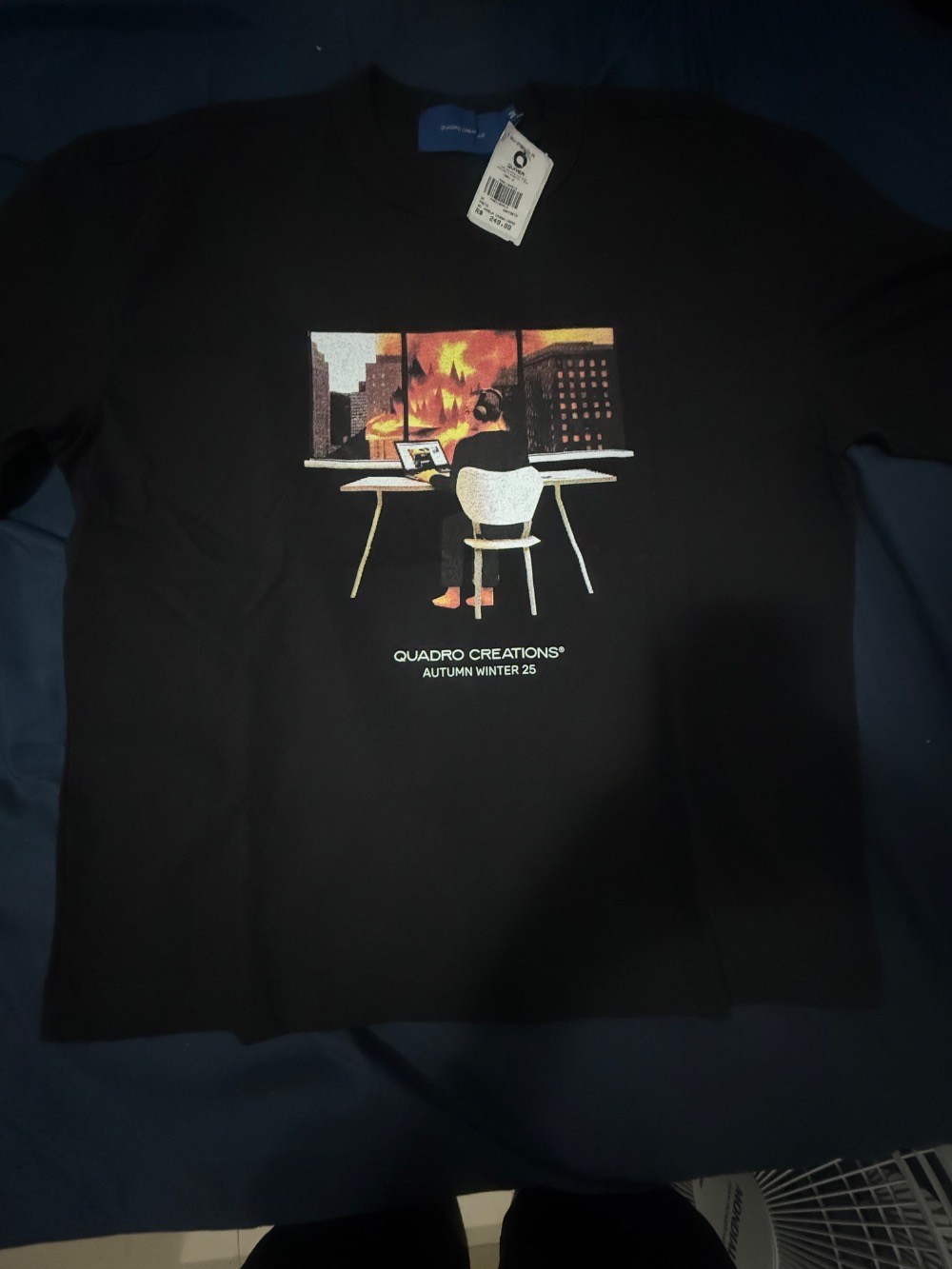 Camiseta Quadro Creations Janela Boxy Preto