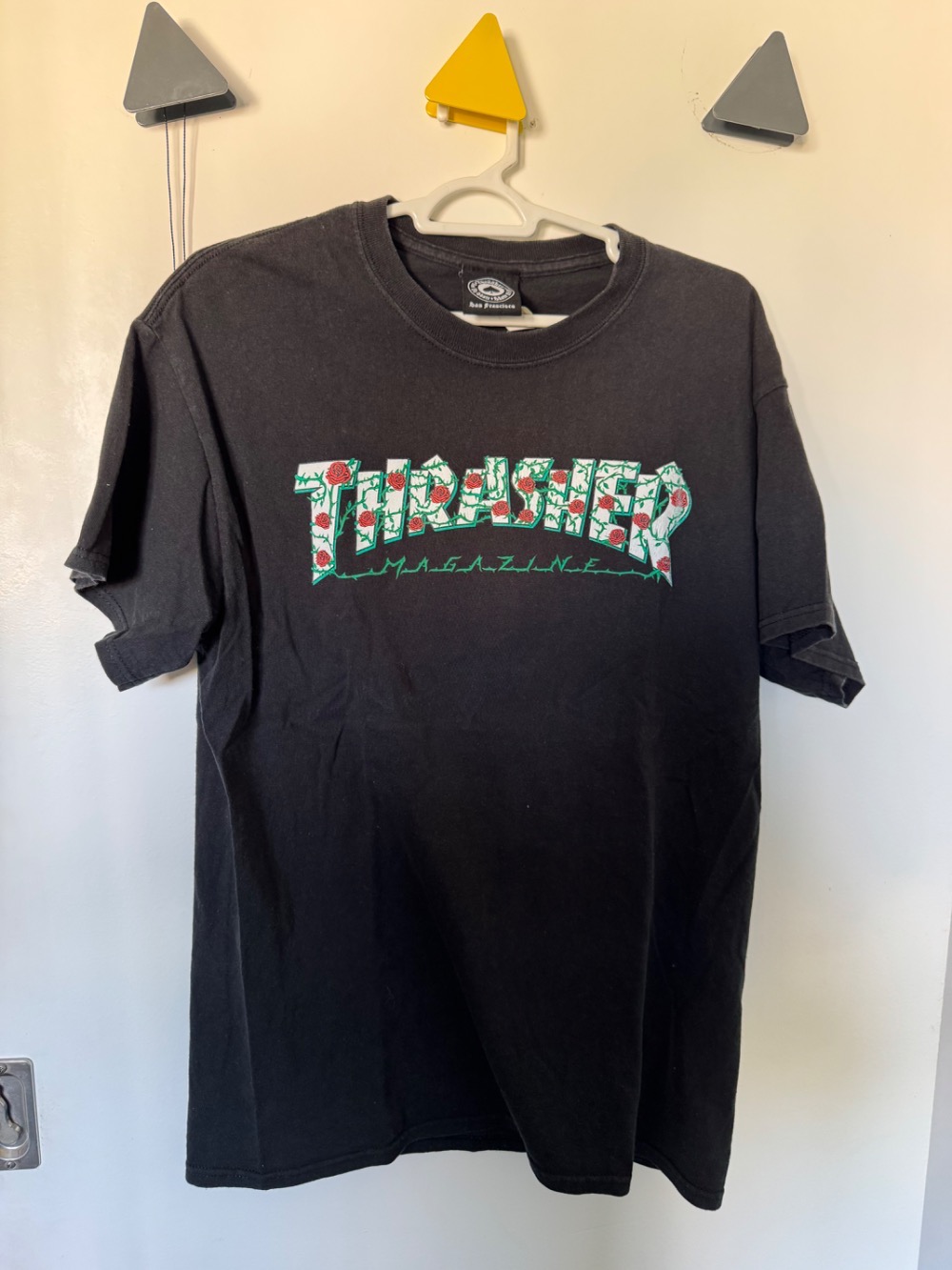 camiseta preta thrasher