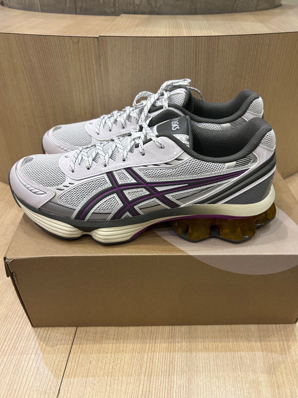 ASICS Gel-Kinetic Fluent White Truffle Grey
