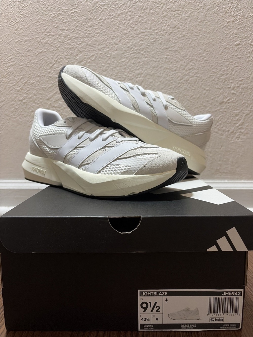 adidas Lightblaze Crystal White Cloud White Grey One — 38 / 39 / 39.5 / 40 / 40.5 / 41 / 42 / 42.5 / 43 / 43.5 / 44, Novo