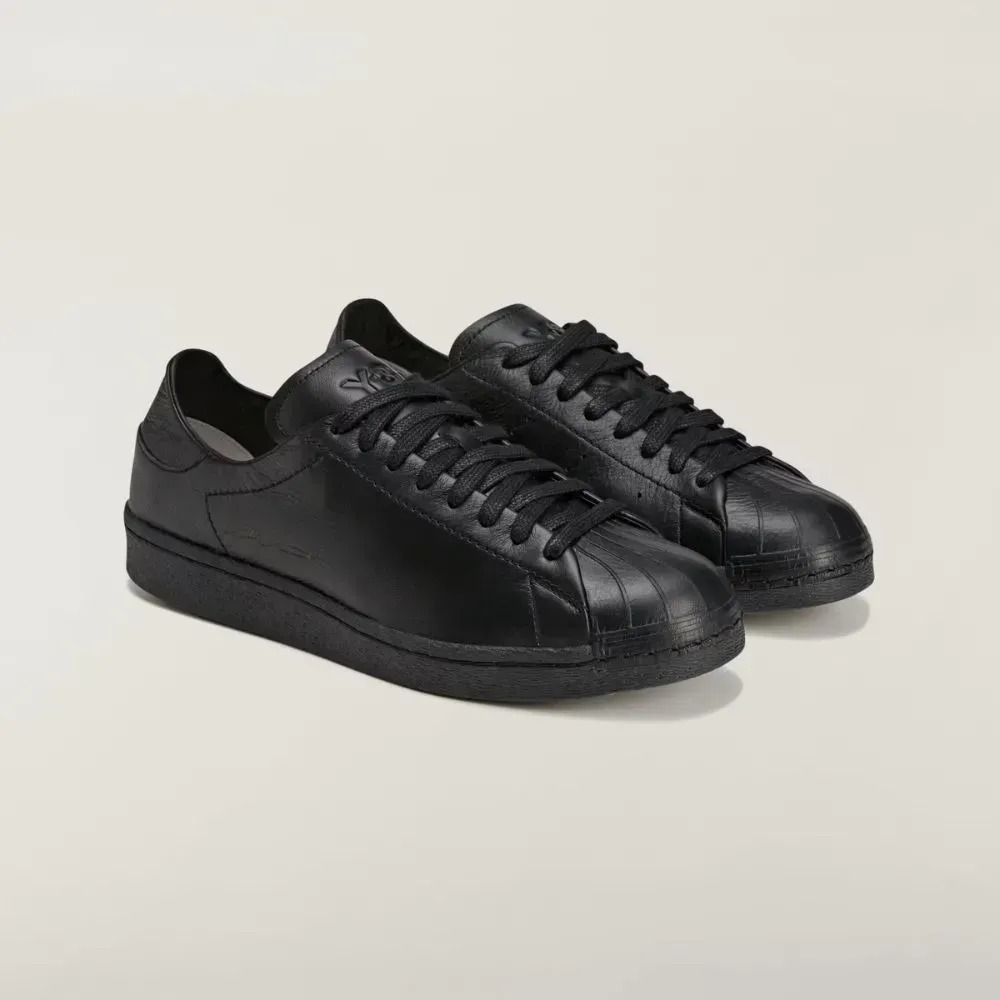 Y-3 x adidas Superstar Black — 38 / 39 / 39.5 / 40 / 40.5 / 41 / 42 / 42.5 / 43 / 43.5 / 44, Novo