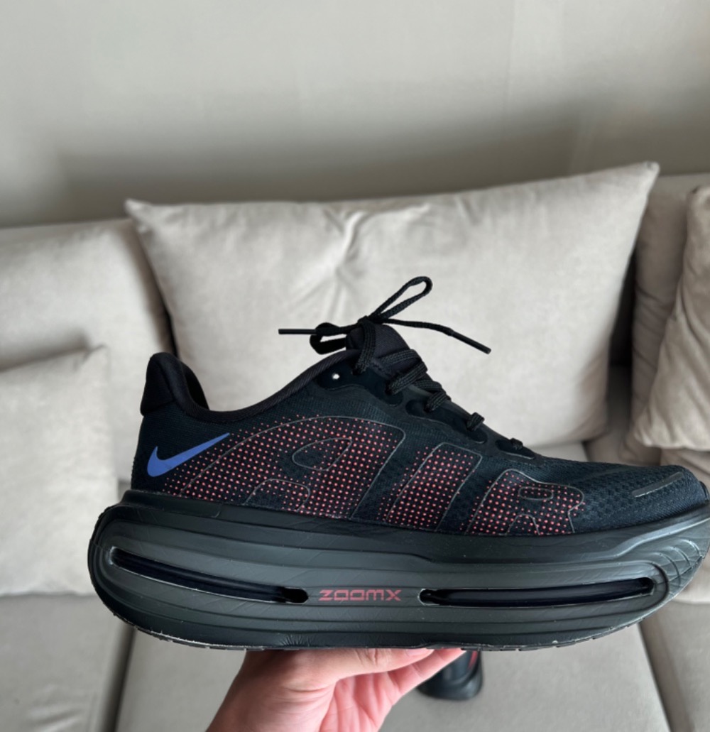 Nike Vomero Premium Black Sapphire — 41, Usado