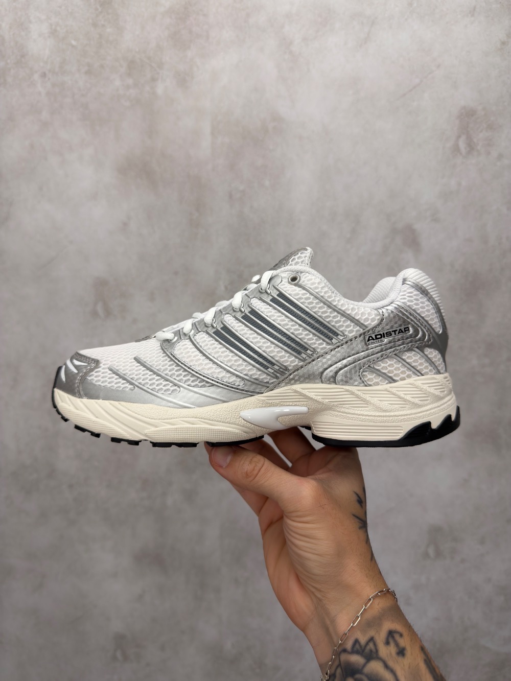 adidas Adistar Control 3 Cloud White Silver Metallic Core Black — 34 / 35 / 36 / 37 / 38 / 39 / 40 / 41 / 42 / 43, Novo