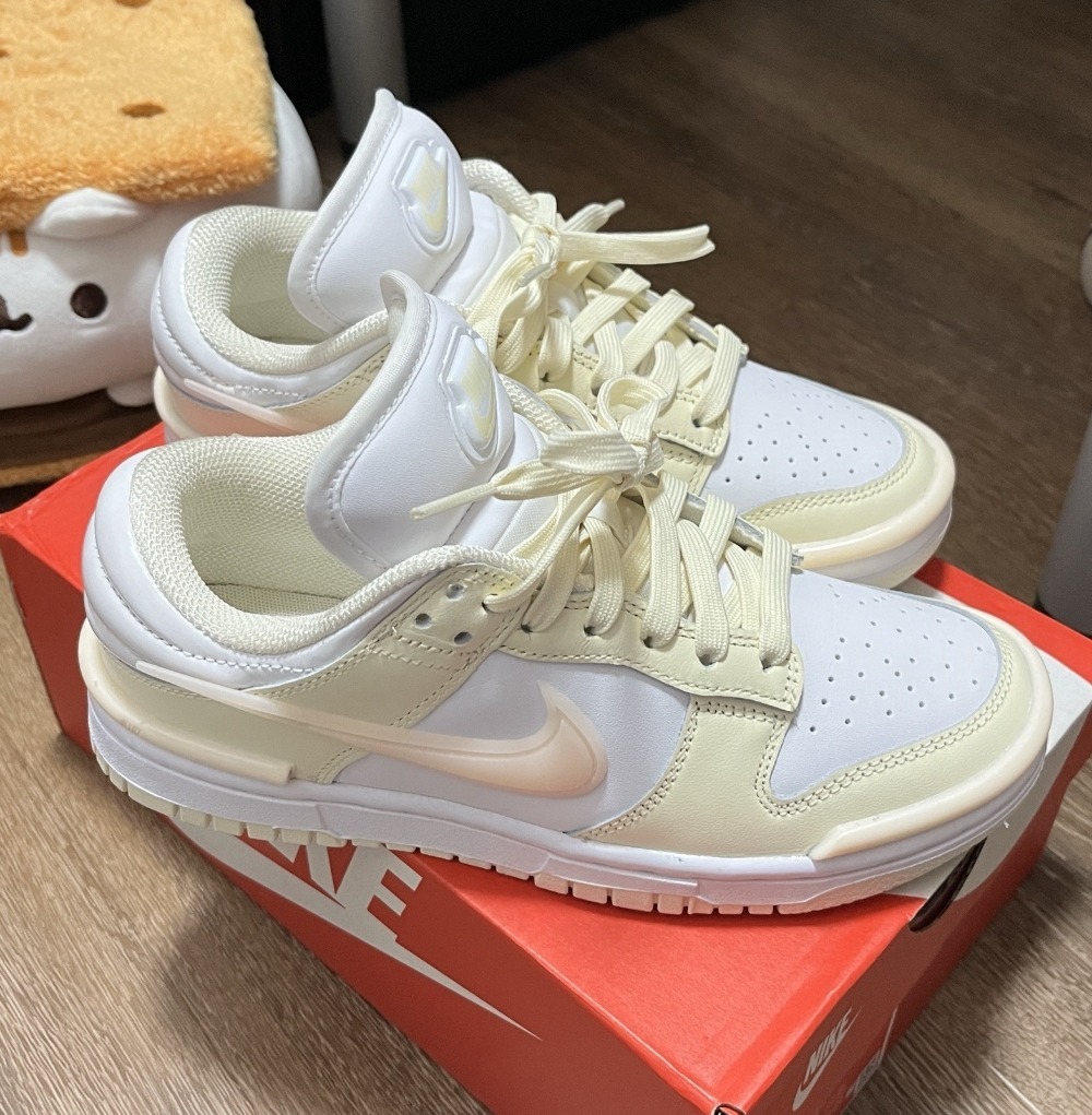 Nike Dunk Low Twist Coconut Milk Guava Ice — 34 / 35, Novo