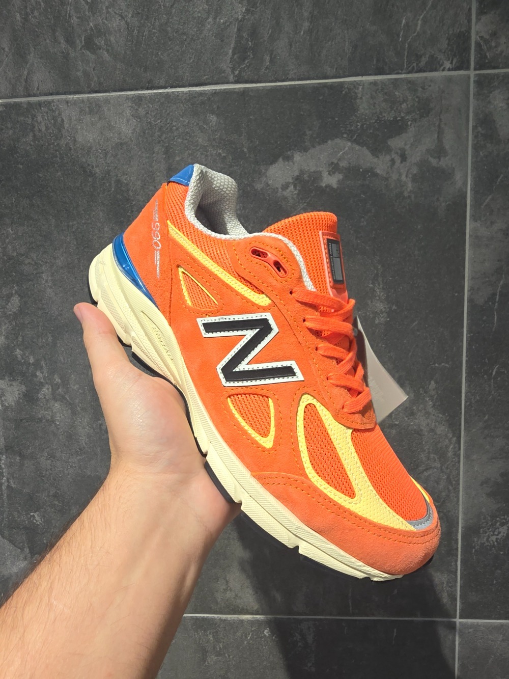New Balance 990v4 MiUSA Urgent Red Maize