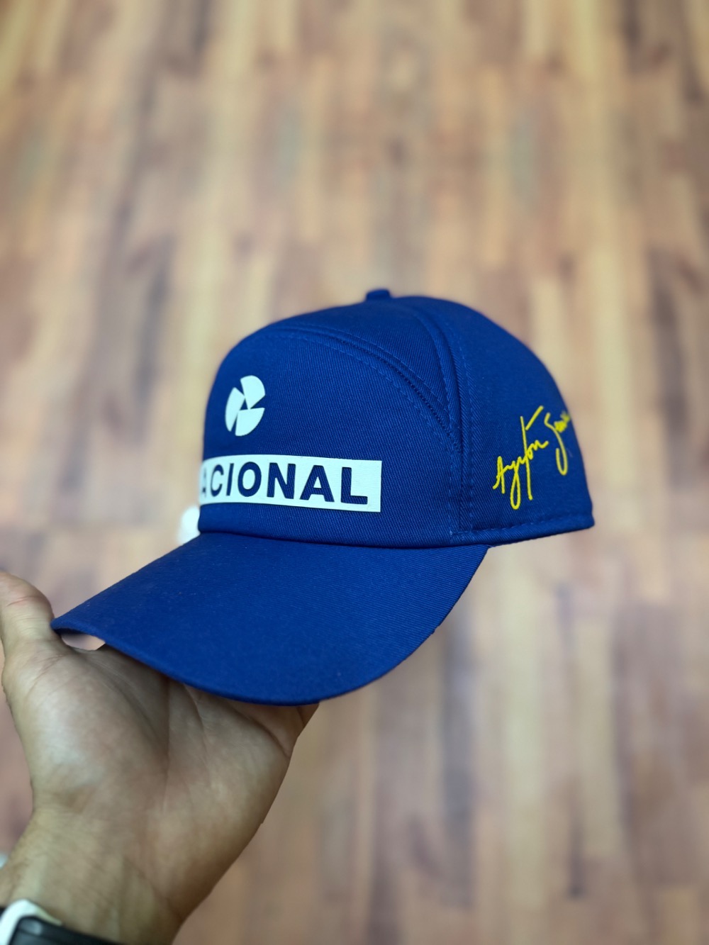 Boné Nacional Original Assinatura Ayrton Senna Azul Royal