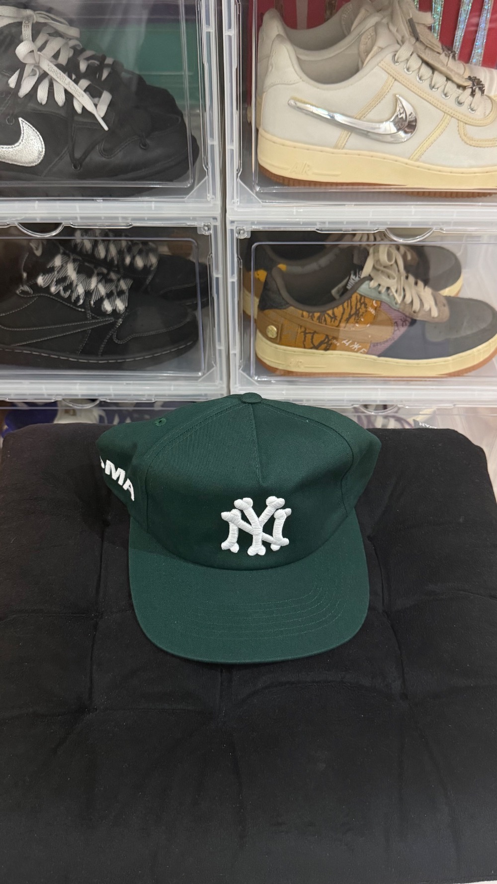 Boné oMA Studios NY Bones Green — Único, Novo