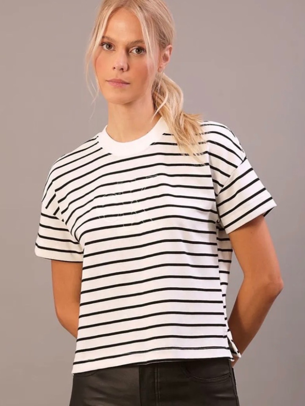 Camiseta Listrada Feminina Calvin Klein