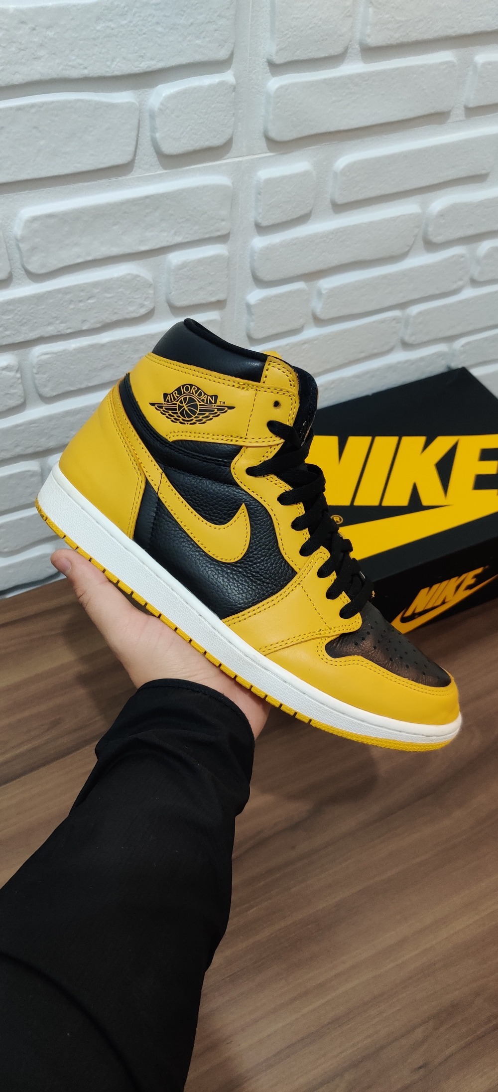 Air Jordan 1 High Pollen — 43, Usado
