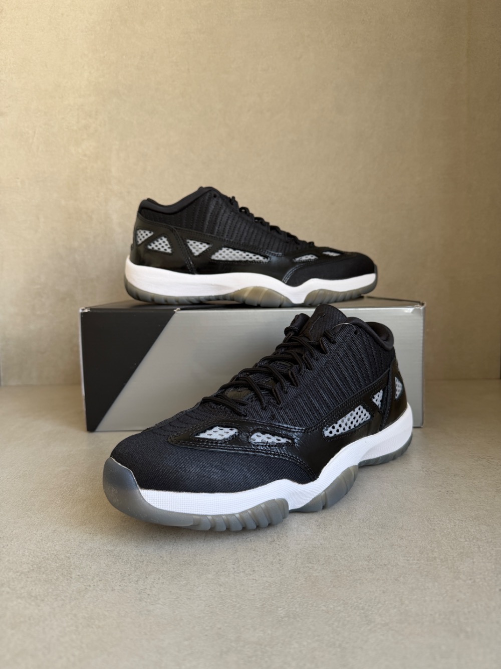 Air Jordan 11 Low Craft