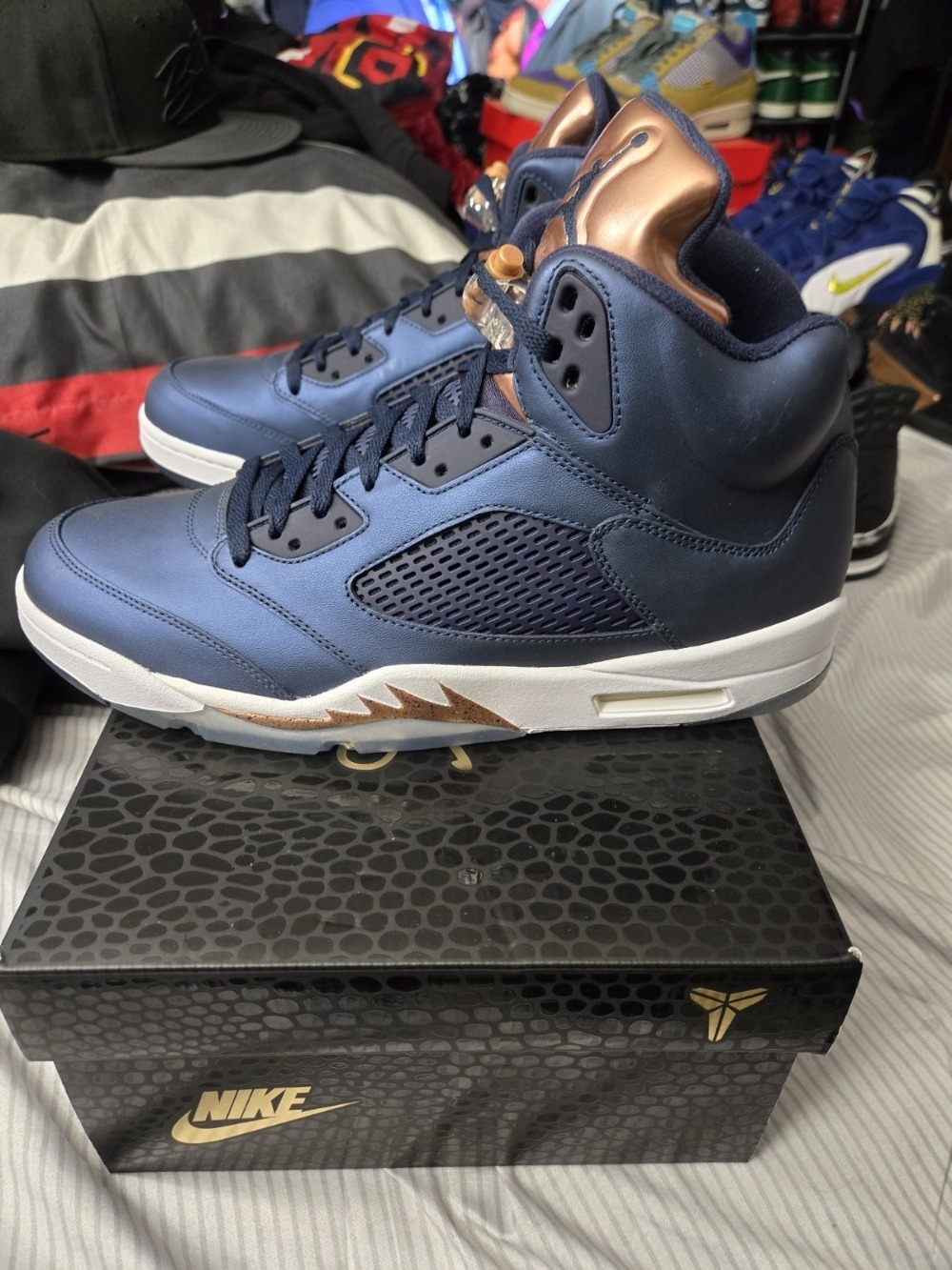 Jordan 5 Retro Bronze Obsidian White Metallic Red Bronze Bright Grape — 39 / 39.5 / 40 / 40.5 / 41 / 42.5 / 43 / 43.5 / 44, Novo
