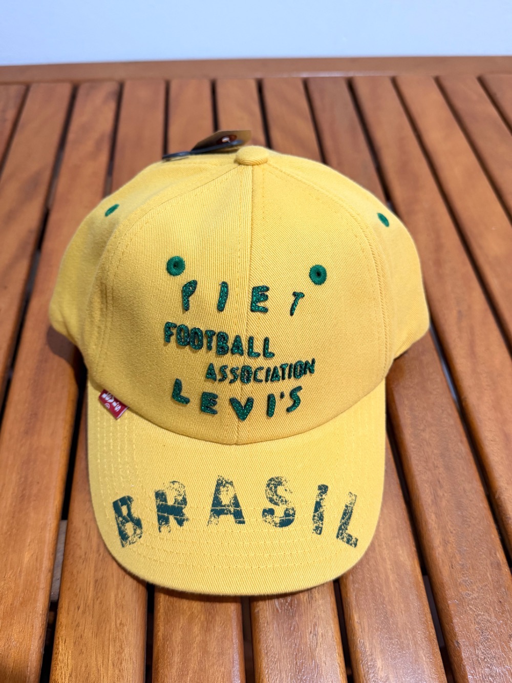 Boné Levis Piet Brasil Amarelo