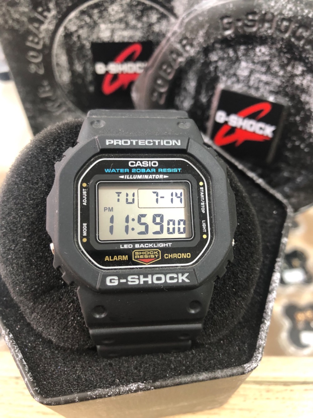 Relógio Casio G-Shock Digital Black DW-5600UE-1